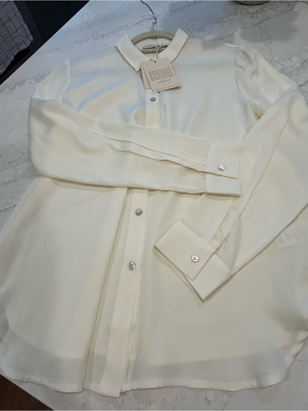 Silk Blouse in a Rich Shade of Creamy
Off White, Size Small, Loose Fit - Picture 4 of 12